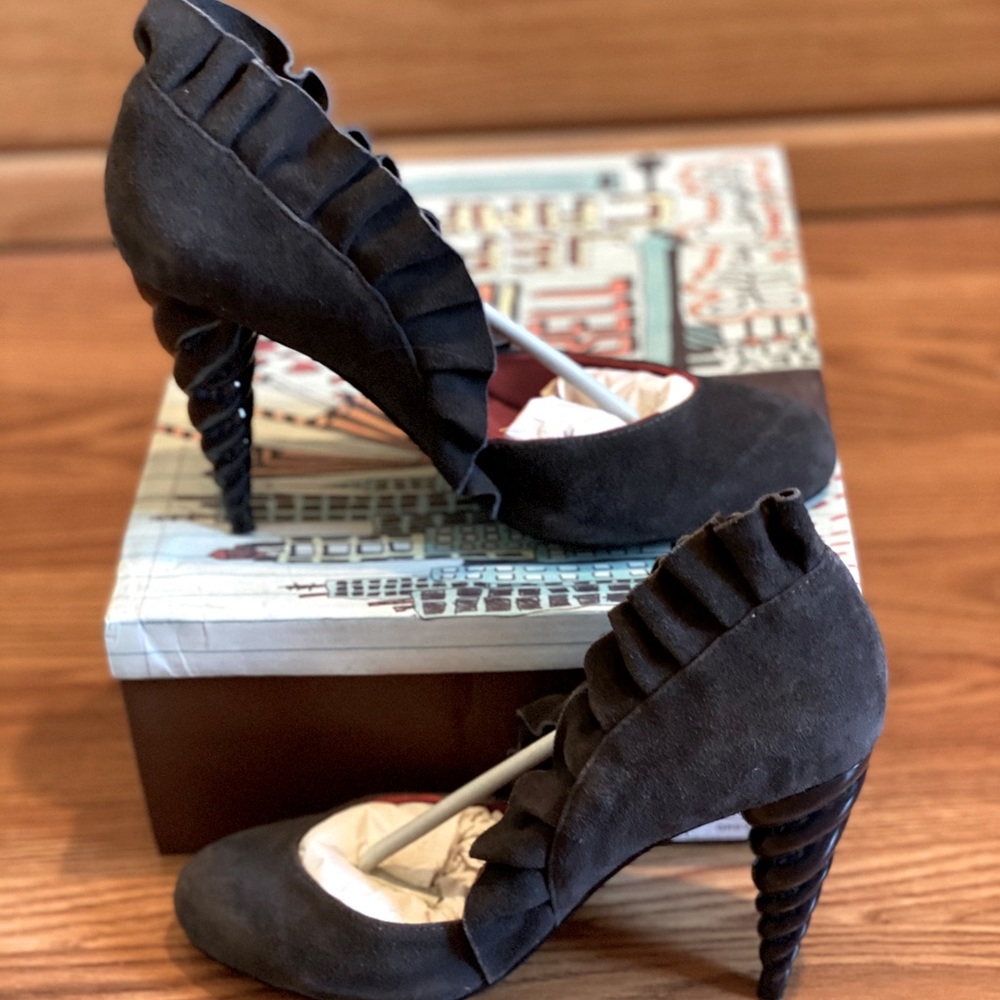 Jeffrey Campbell “Michelle”